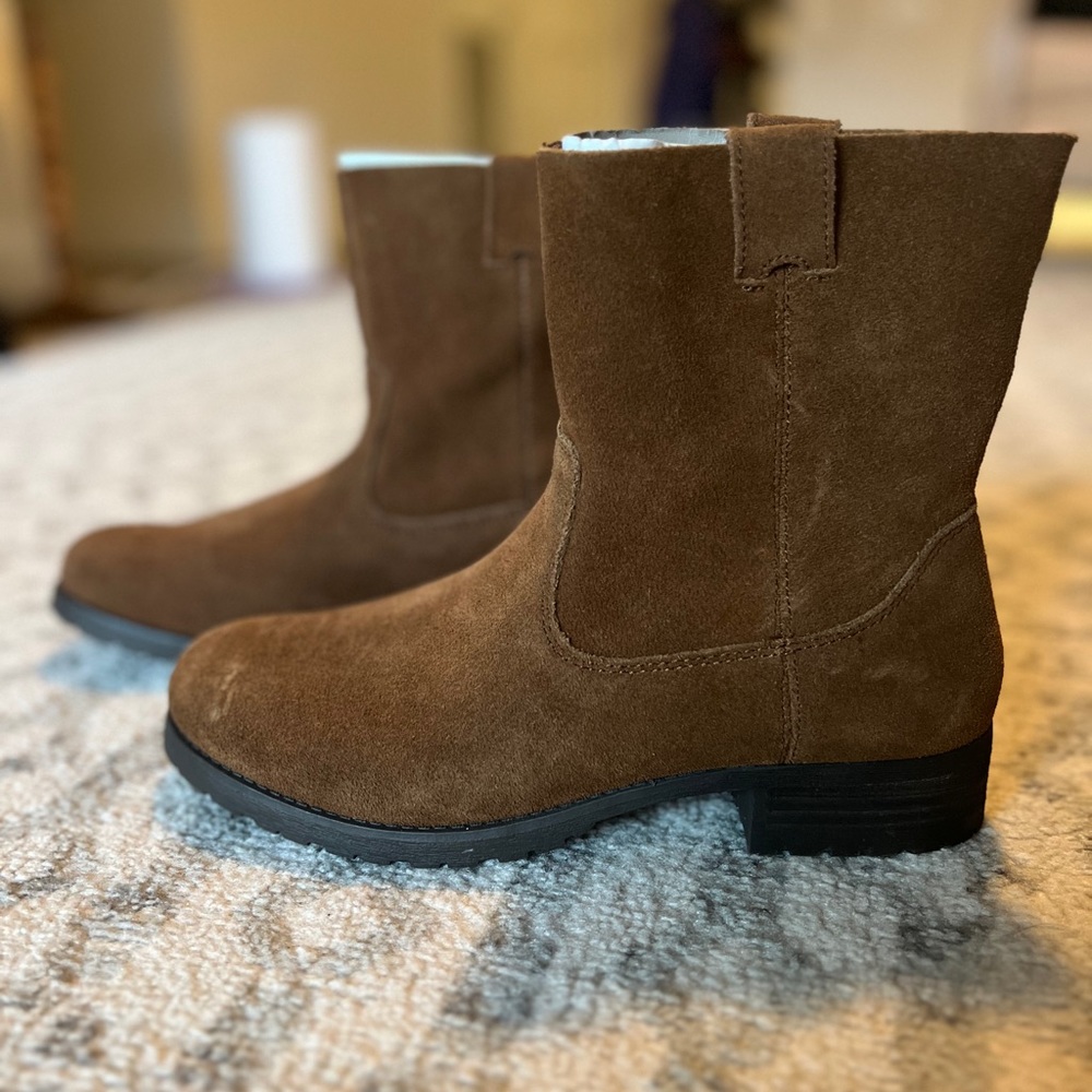 NWT American Eagle Brown Suede booties size 9